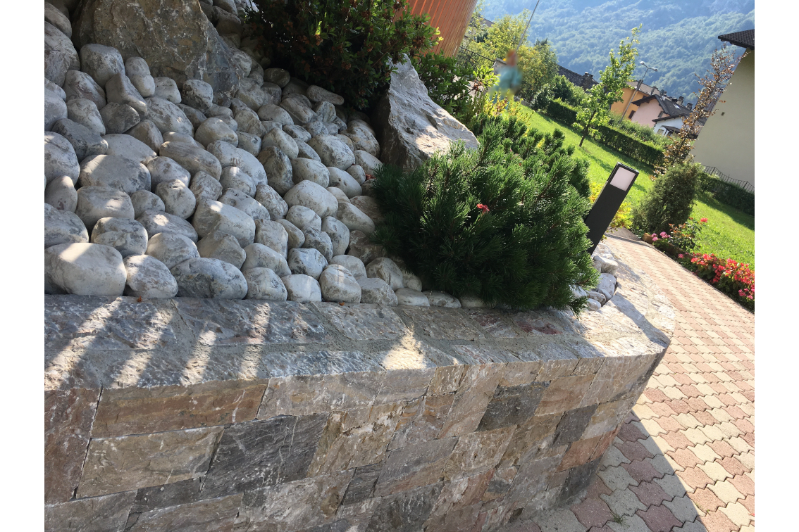 Ciottoli arredo giardino Arabescato Orobico Grigio Rosato