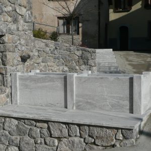 Fontana Bocciardata Arabescato Orobico Grigio