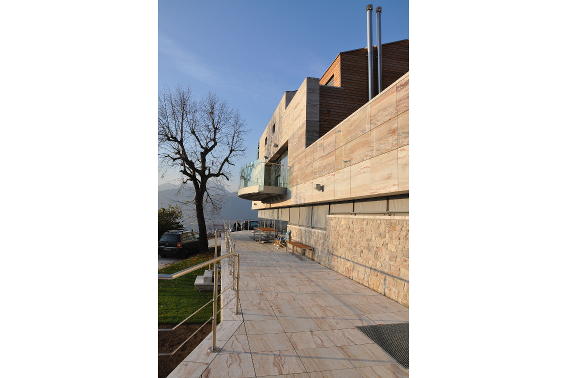 Pavimento-bocciardato-Rivestimento-Arabescato-Orobico